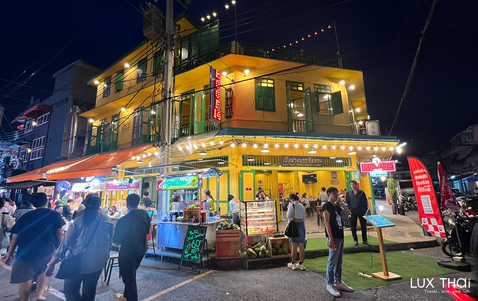 朱拉隆功美食街-3