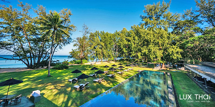 綠地泳池與沙灘的僻靜天堂